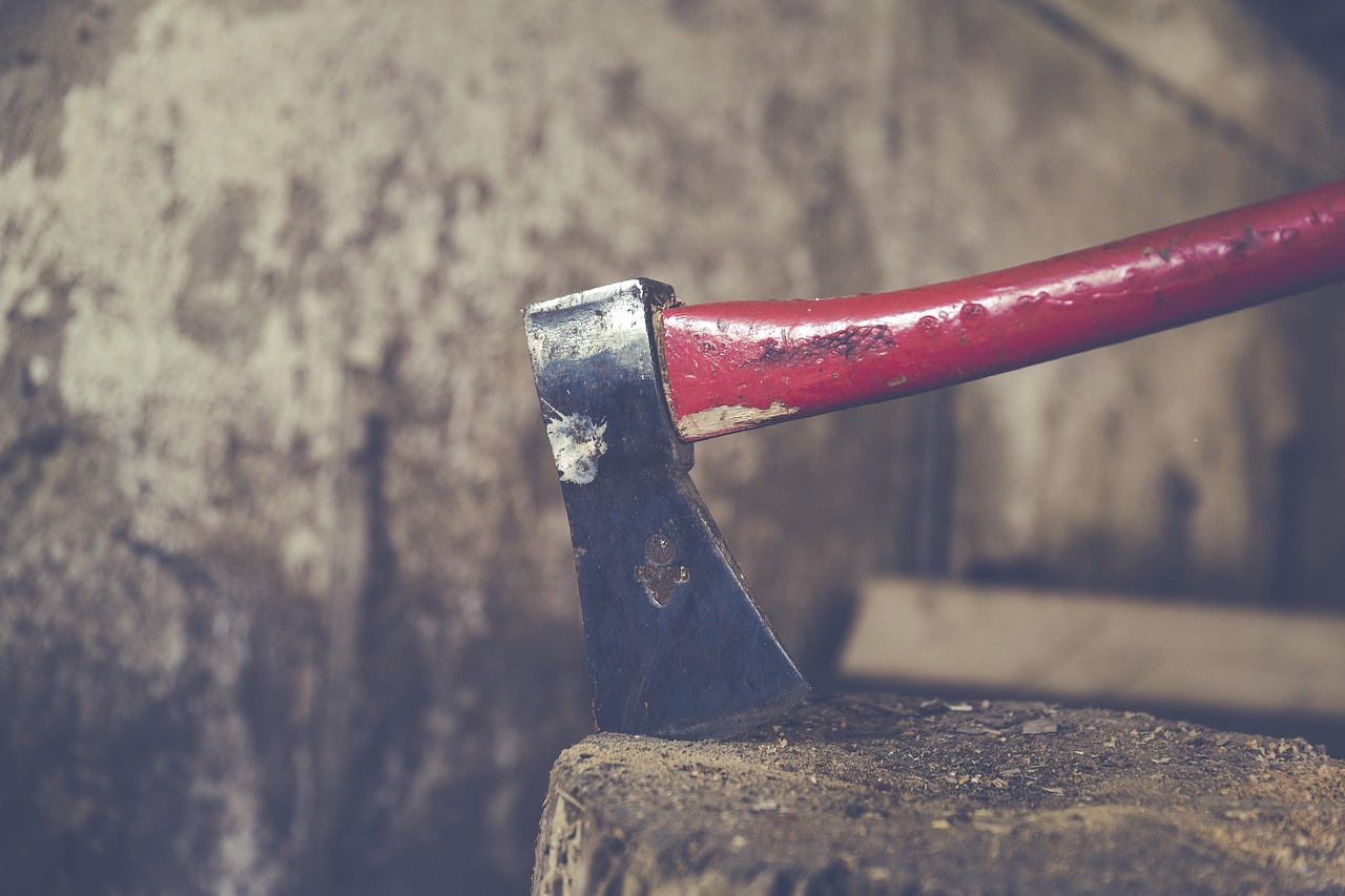 Quels sont les outils indispensables pour réussir ses travaux d'électricité domestique ? découvrez les outils essentiels pour les travaux électriques domestiques et réalisez vos installations en toute sécurité et efficacité.