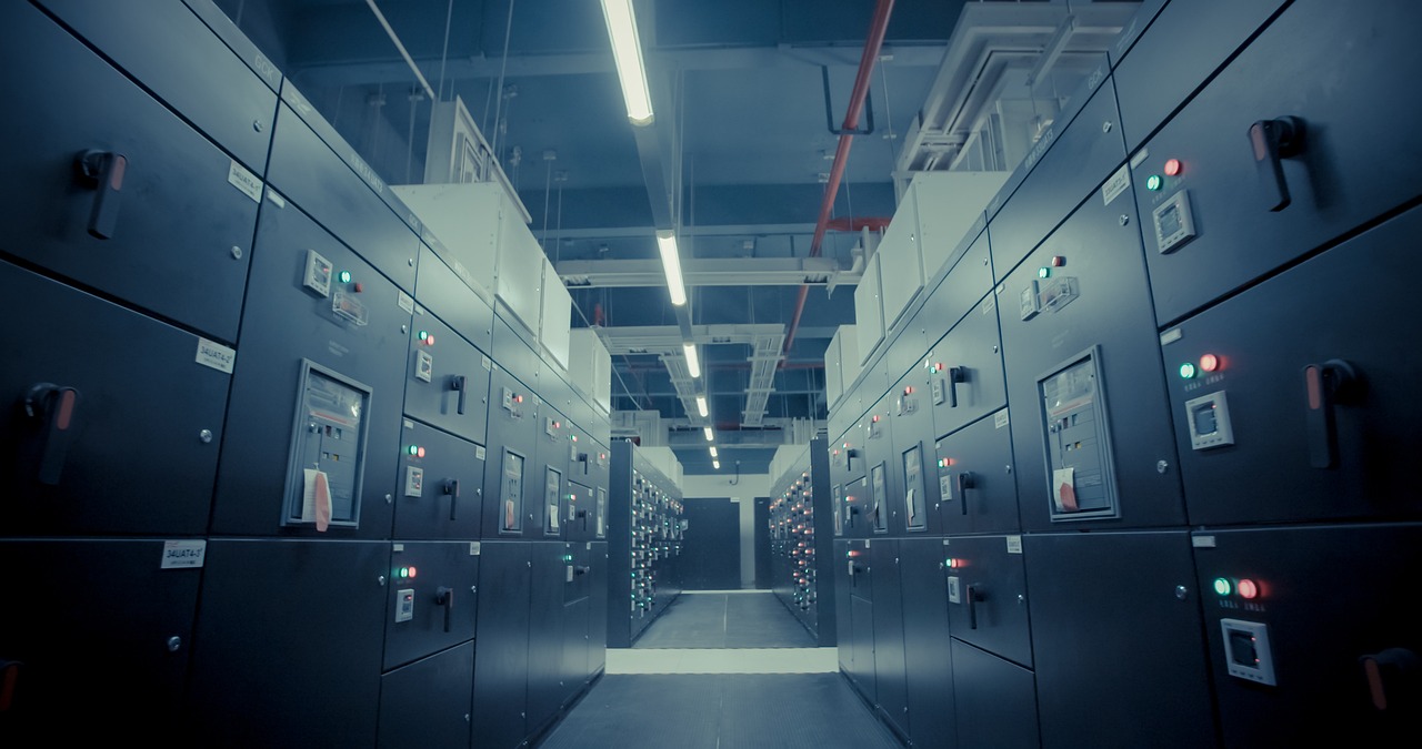 Quelles sont les normes électriques à respecter obligatoirement lors d'une rénovation ? découvrez les normes électriques essentielles pour garantir la sécurité, la conformité et la performance de vos installations électriques.